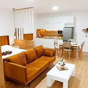 selvia-apartament.hotels-in-tirana.com/